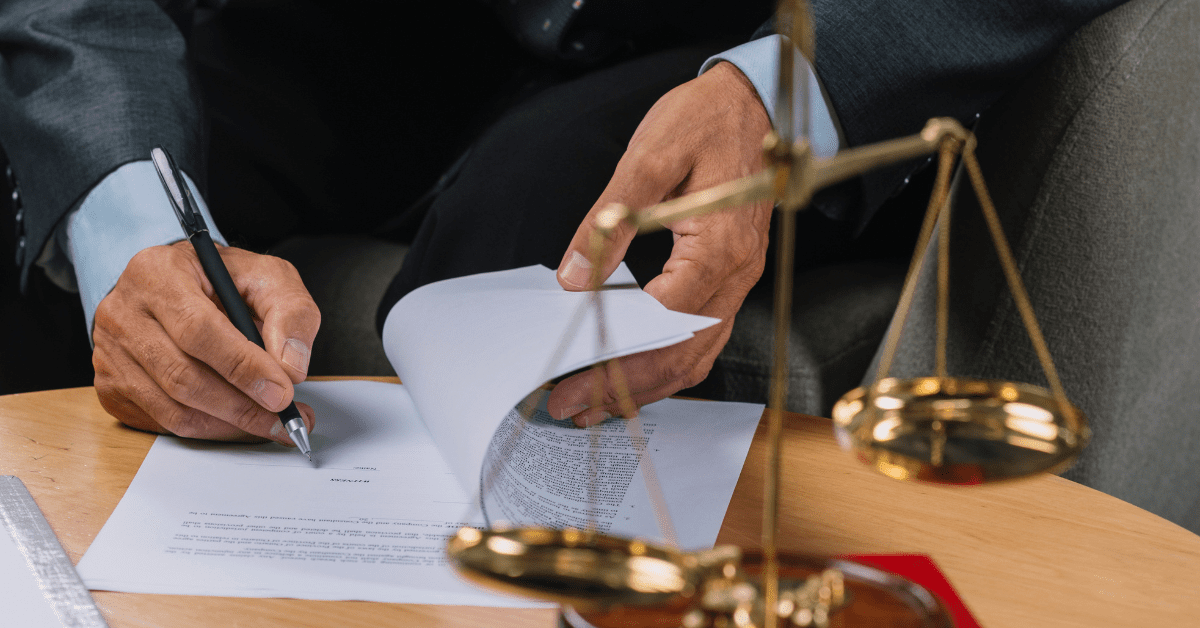 Lee más sobre el artículo El Papel de los Abogados Defensores en la Negociación